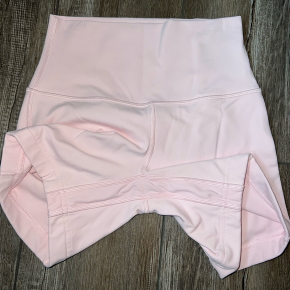 Lululemon Strawberry Milkshake Align Shorts 5” - Picture 4 of 6